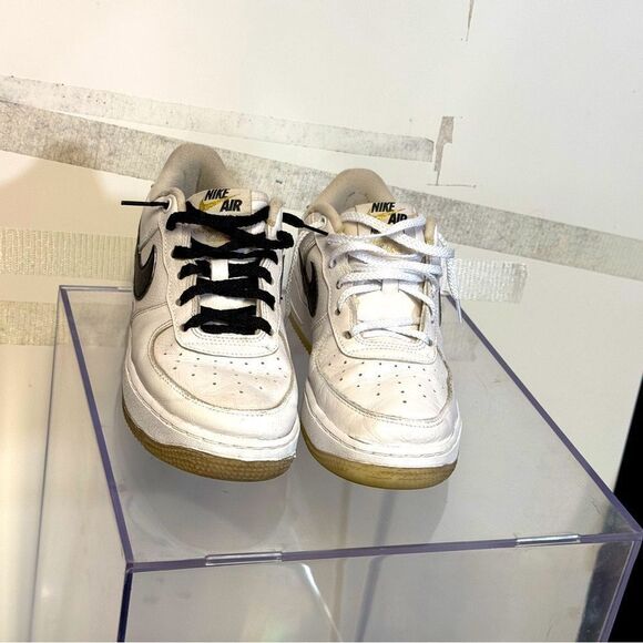 Nike Air Force 1 white size 6.5 Youth ‘anniversary edition’ huh, good condition - Picture 1 of 8